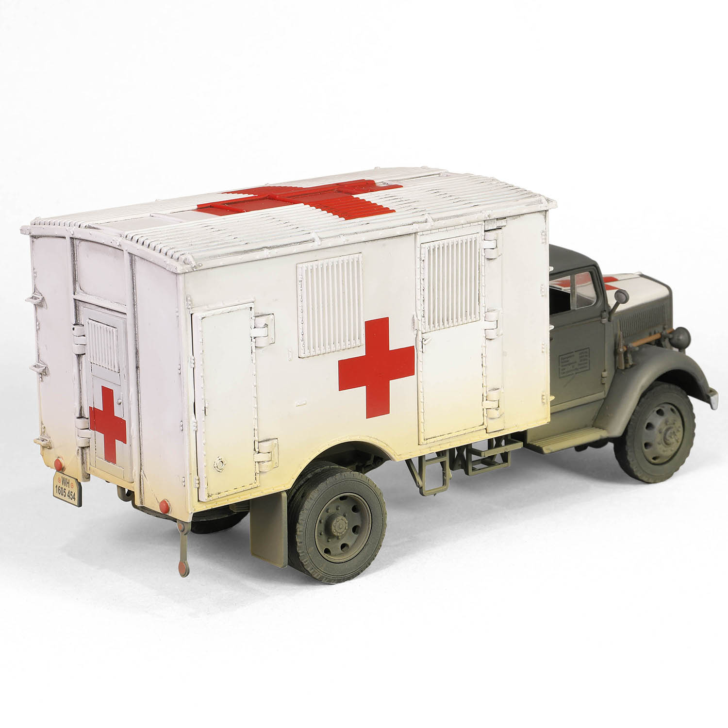 OPEL-BLITZ 3,6-6700A Kfz.305 Ambulance