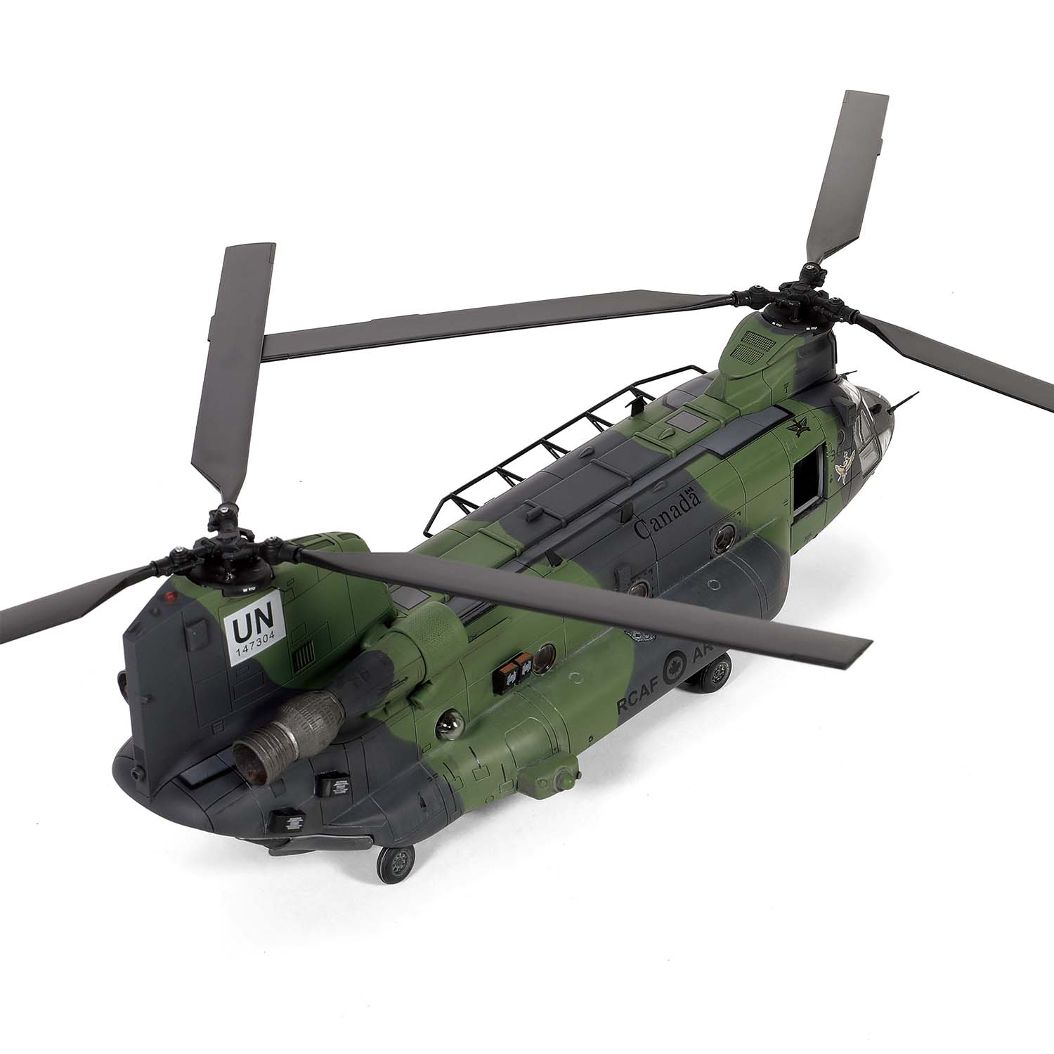 Boeing Chinook CH-147F helicopter Royal Canadian Air Force #147304 (Valkyrie Nose Art), 450 Tactical Helicopter Squadron, Camp Castor, Gao, Mali, Western Africa, 2018-2019