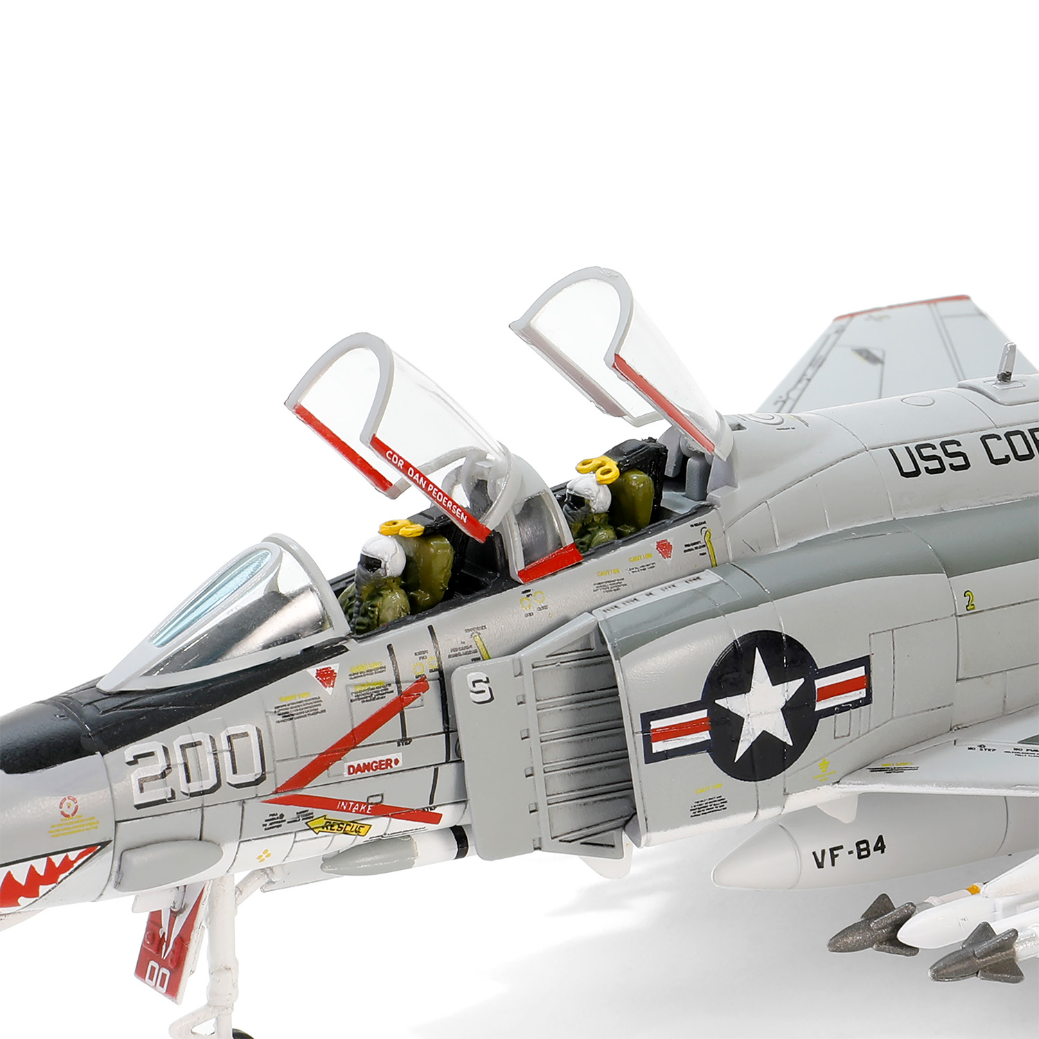 1970年美国海军珊瑚海号航空母舰，“落日者” VF-111战斗机中队(机身编号200)