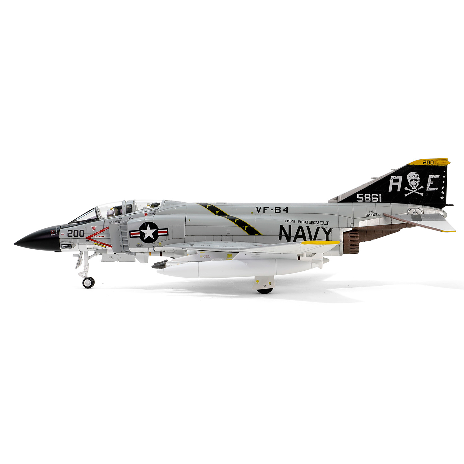 McDonnell Douglas F-4J Phantom II, U.S.Navy, VF-84 Jolly Roger, RE200, USS Roosovelt