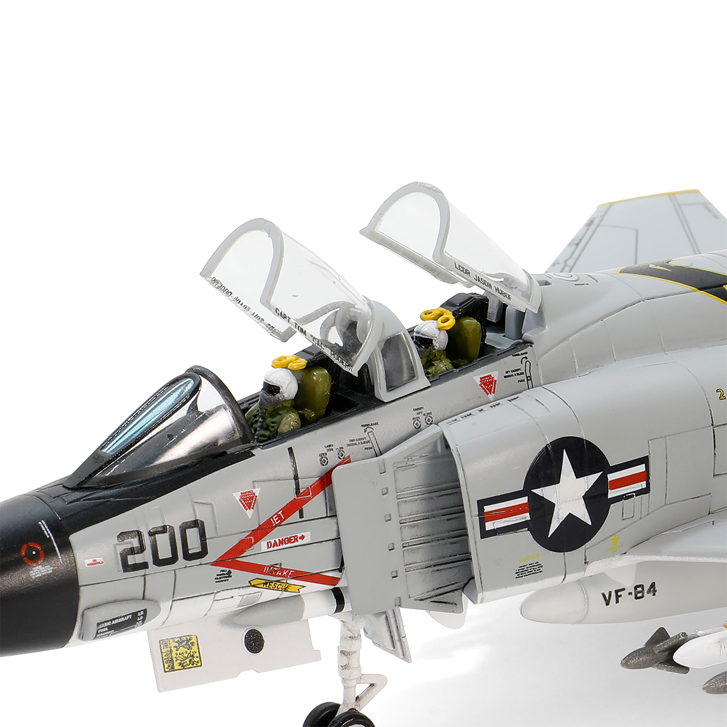 波音F-4J “鬼怪II” 战斗机 VF-84 “海盗旗” 美国海军罗斯福号航空母舰，第84战斗机中队(军机序号155861)