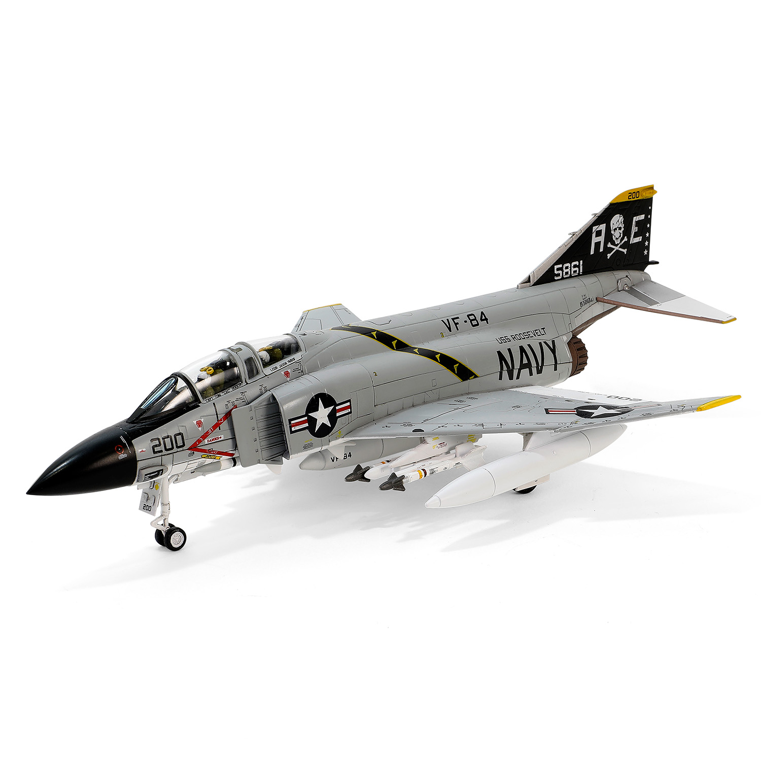 McDonnell Douglas F-4J Phantom II, U.S.Navy, VF-84 Jolly Roger, RE200, USS Roosovelt
